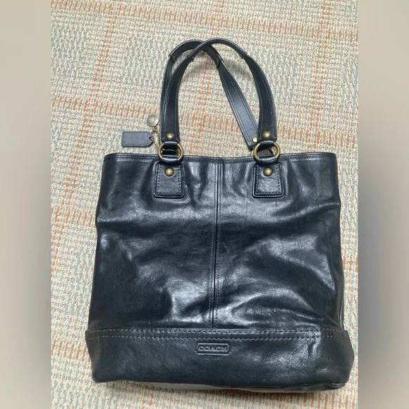 Coach GIGI Legacy Black Tote Excellent condition Bags